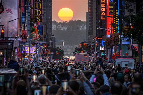 when is manhattanhenge going on